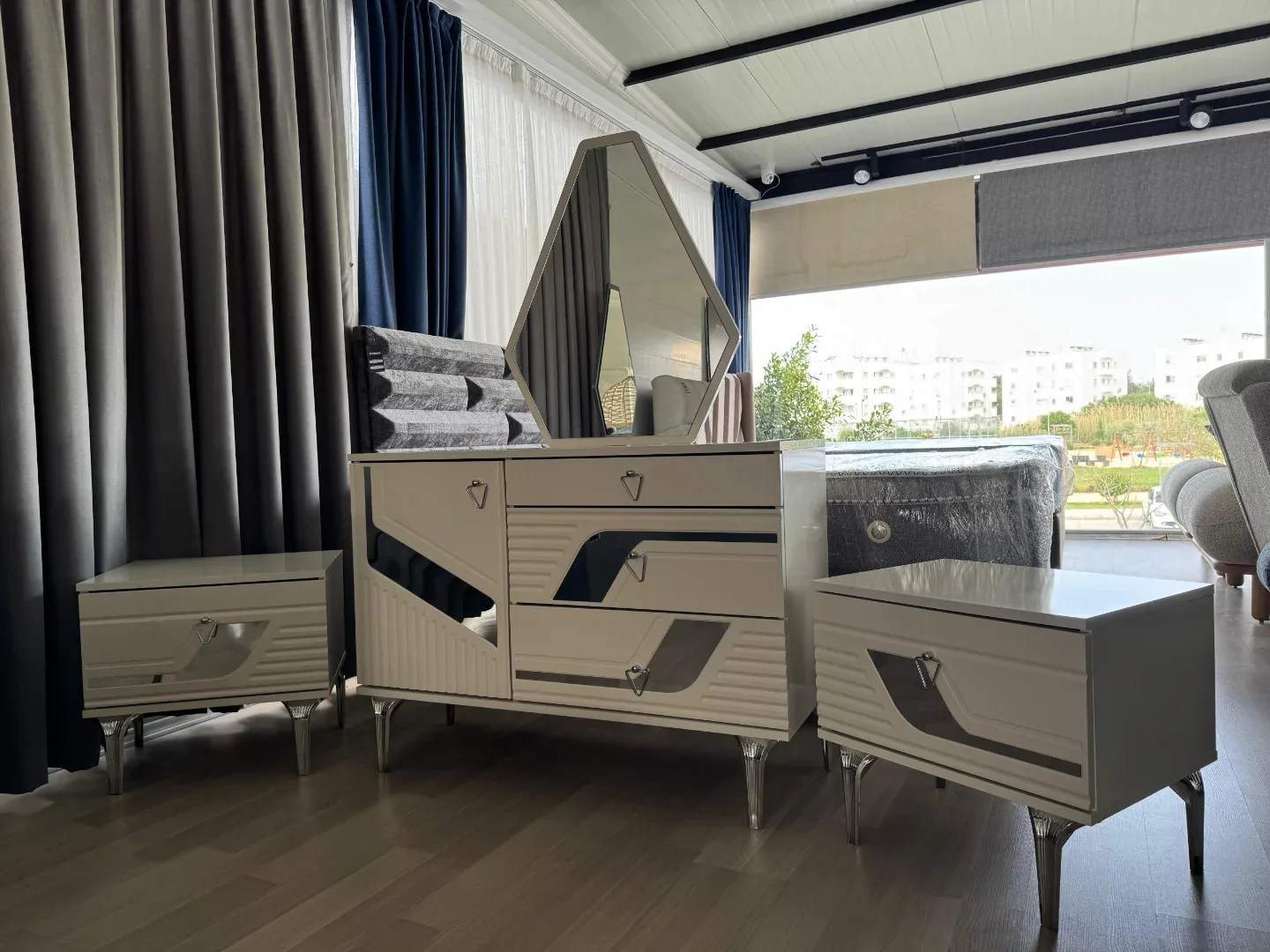 Golf Aynalı Şifonyer & Komodin — Moben Home