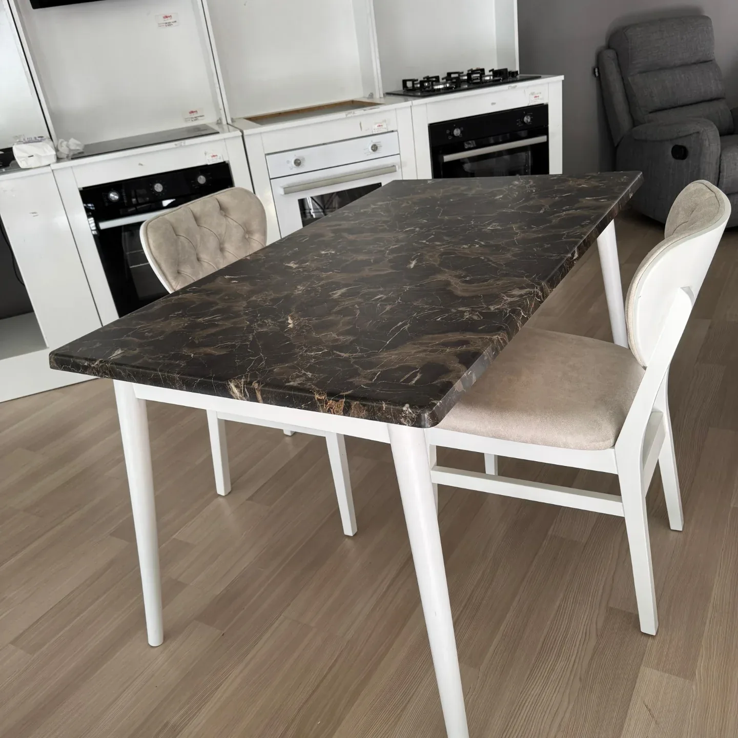 Mermer Desenli Masa — Moben Home