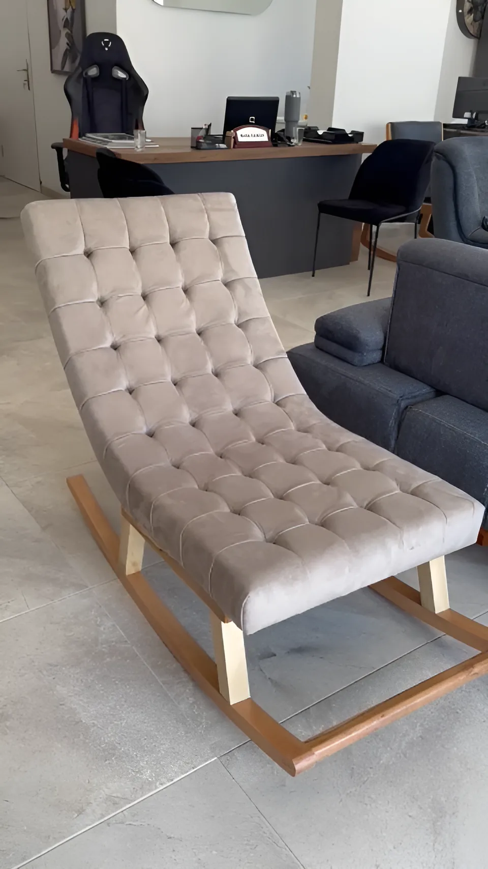 Sallanan Kapitone Koltuk — Moben Home